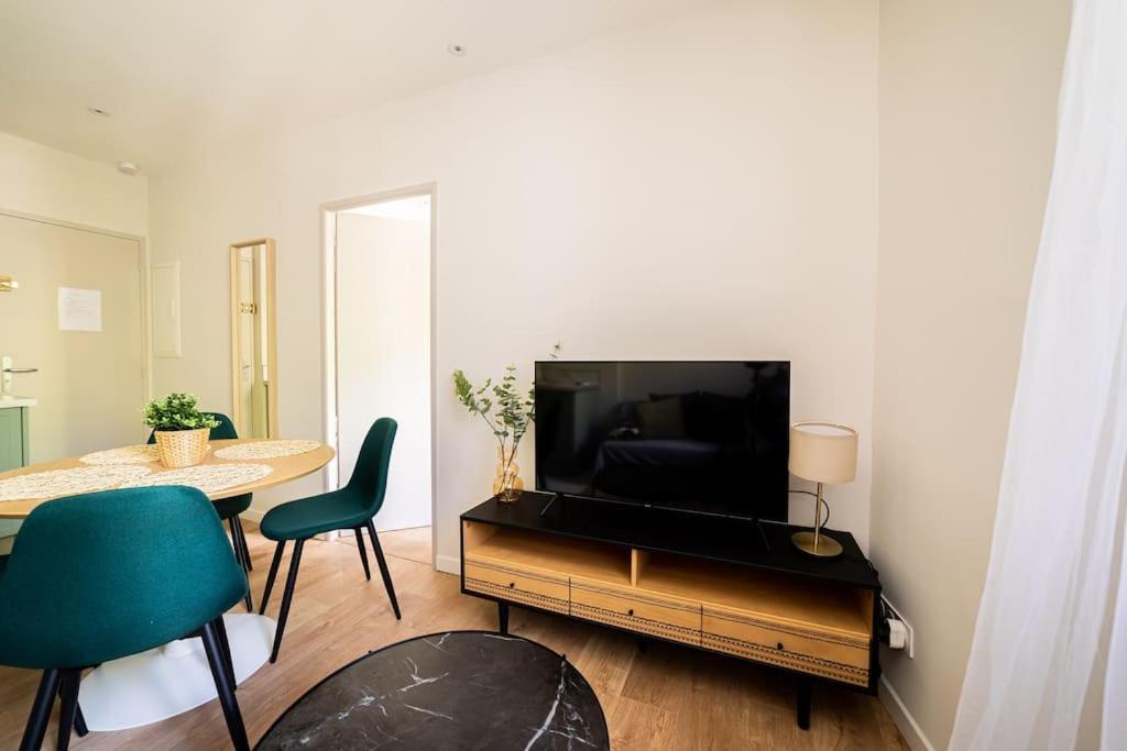 Le Pearl Appartement De Charme En Bord Riviere Collobrieres Luaran gambar